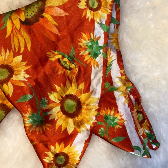 Sunflower Wildrag- Lg - Picture 3 of 4